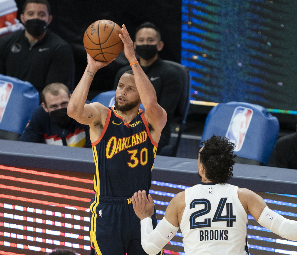 九游体育-包含CBA季后赛倒计时，埃因霍温赛前迎来里程碑，细节引发关注，质疑声仍在，赛程密集仍需轮换的词条